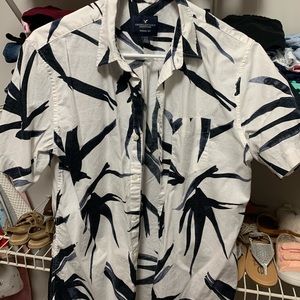 American Eagle men’s button down